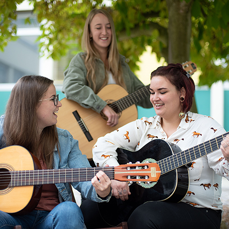 Gitarre spielen